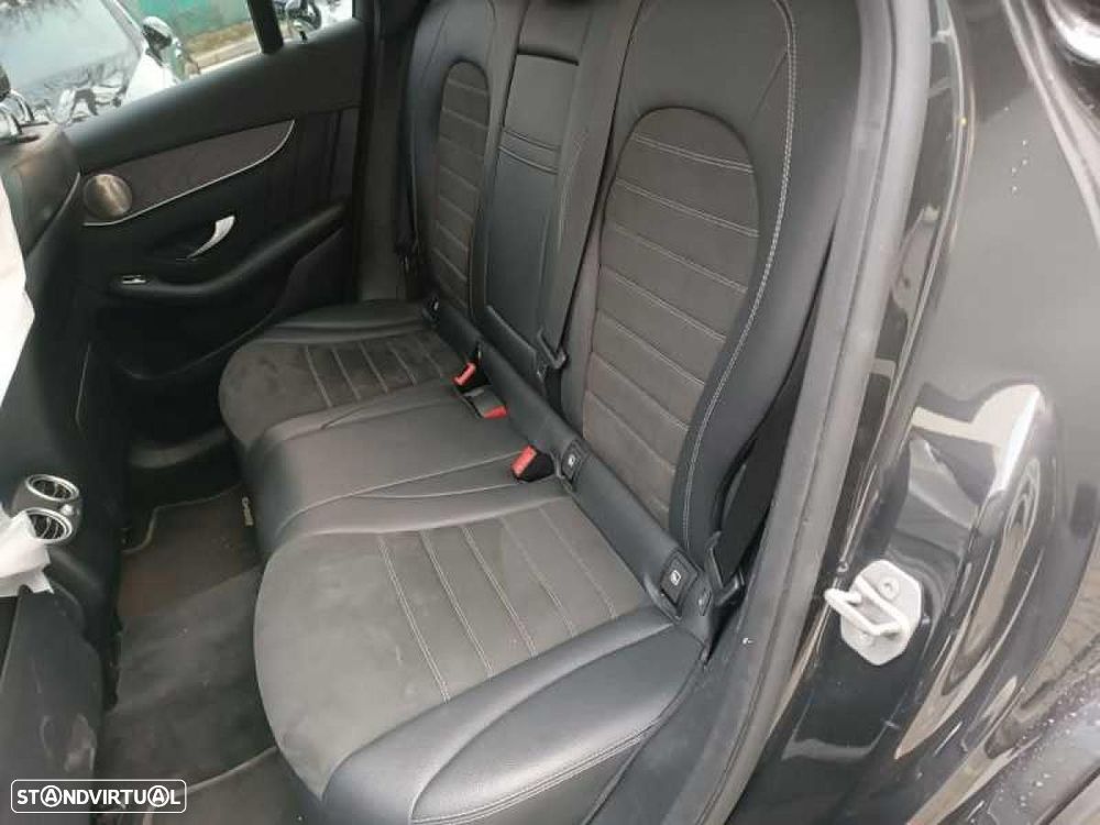 Mercedes-Benz GLC 300 de 4Matic 9G-TRONIC AMG Line - 4