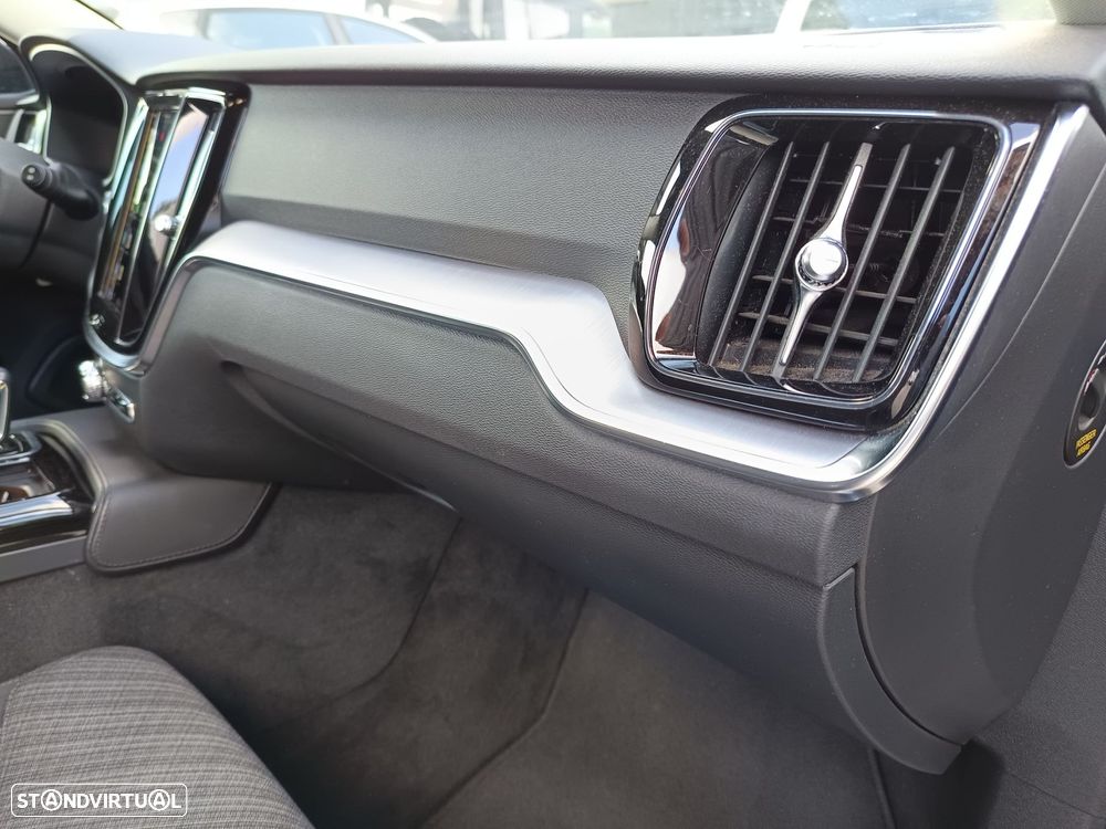 Volvo V60 2.0 T6 AWD TE Essential - 46