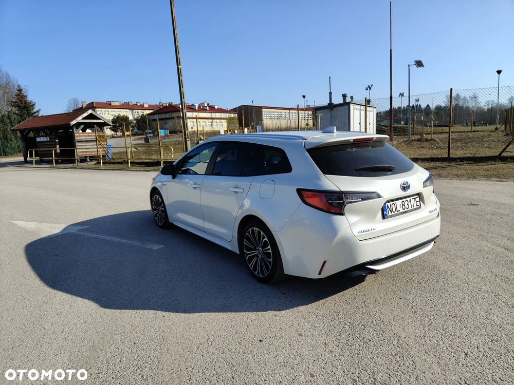 Toyota Corolla 2.0 Hybrid Executive - 6