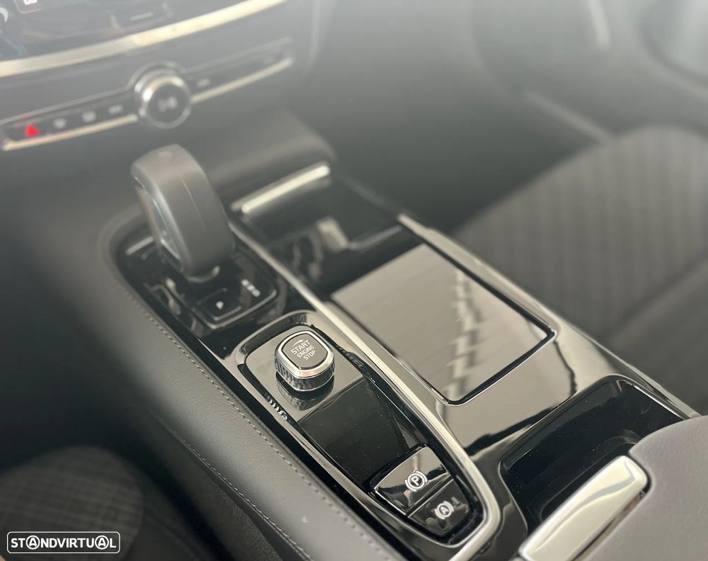 Volvo V60 2.0 B4 Core Auto - 26