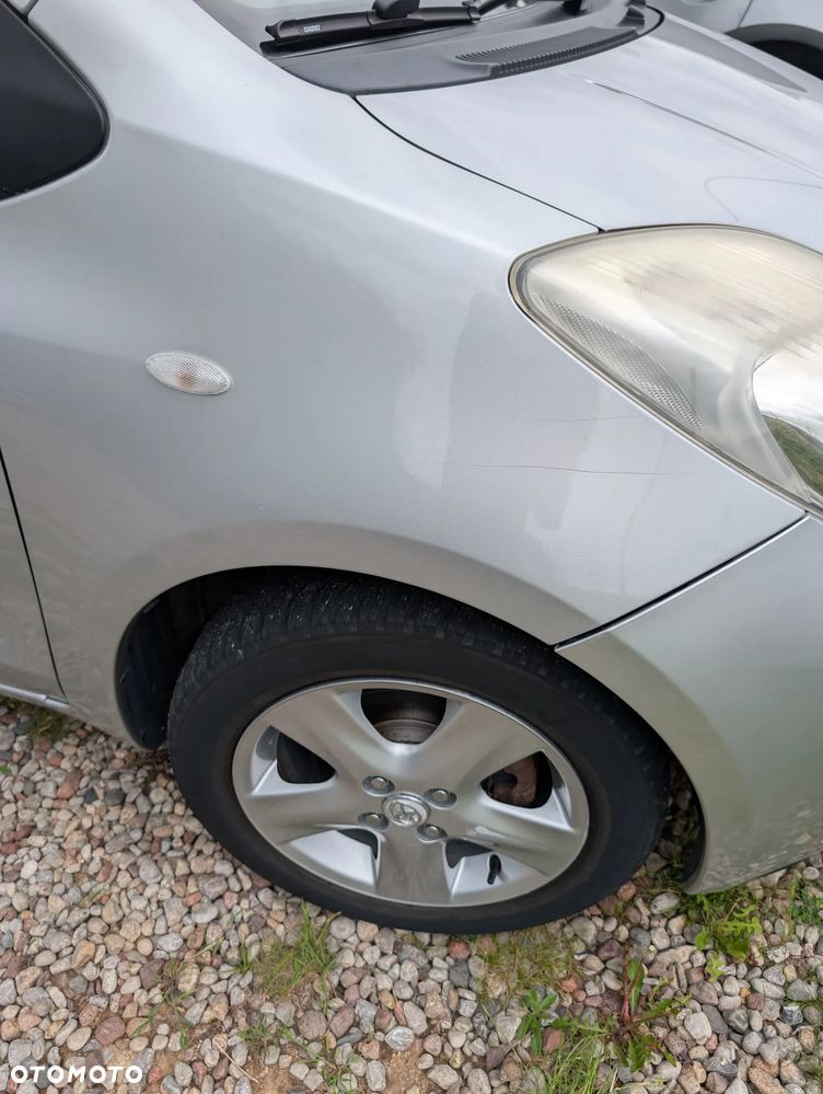Toyota Yaris 1.3 Sol - 14