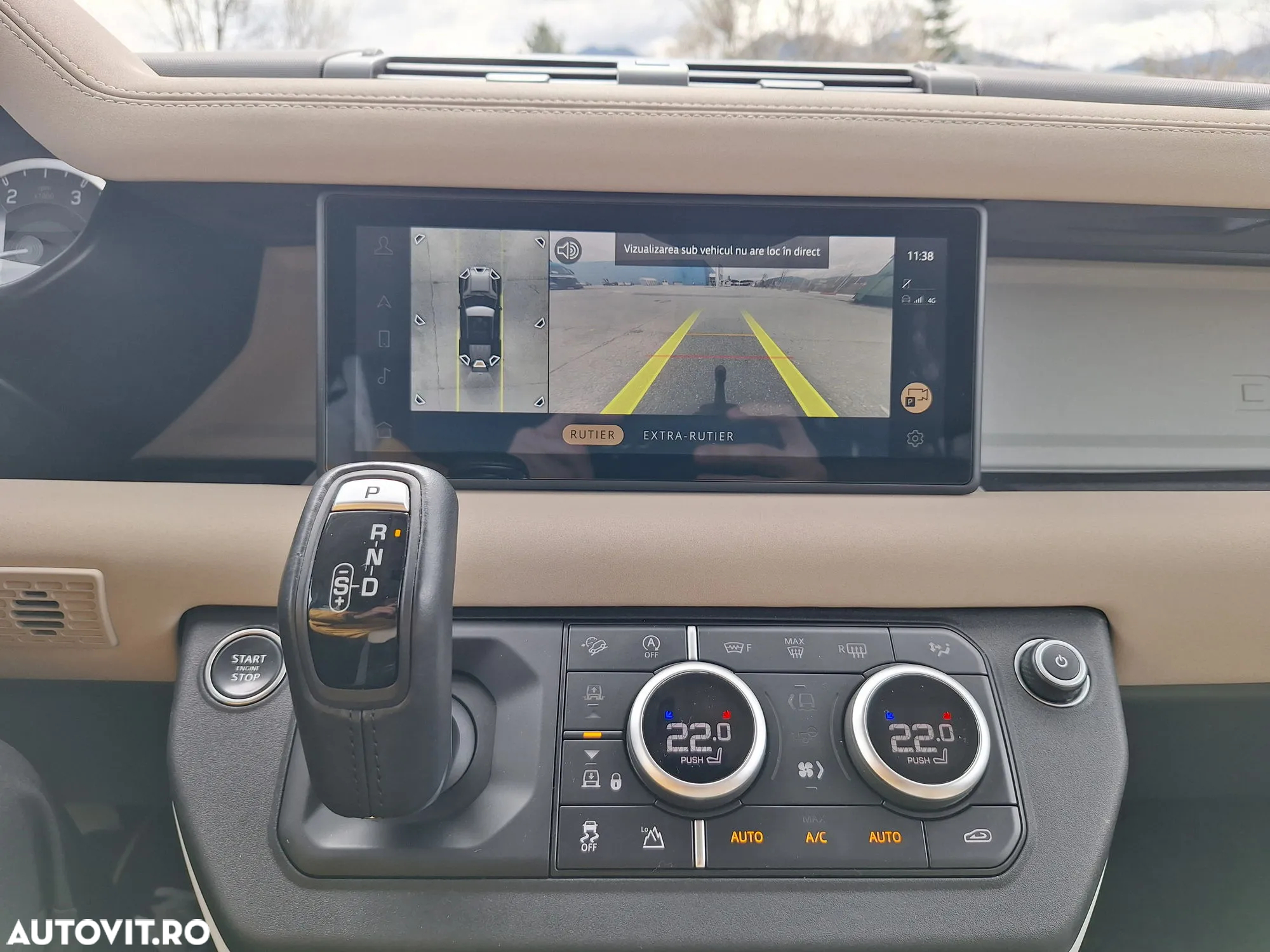 Land Rover Defender - 29