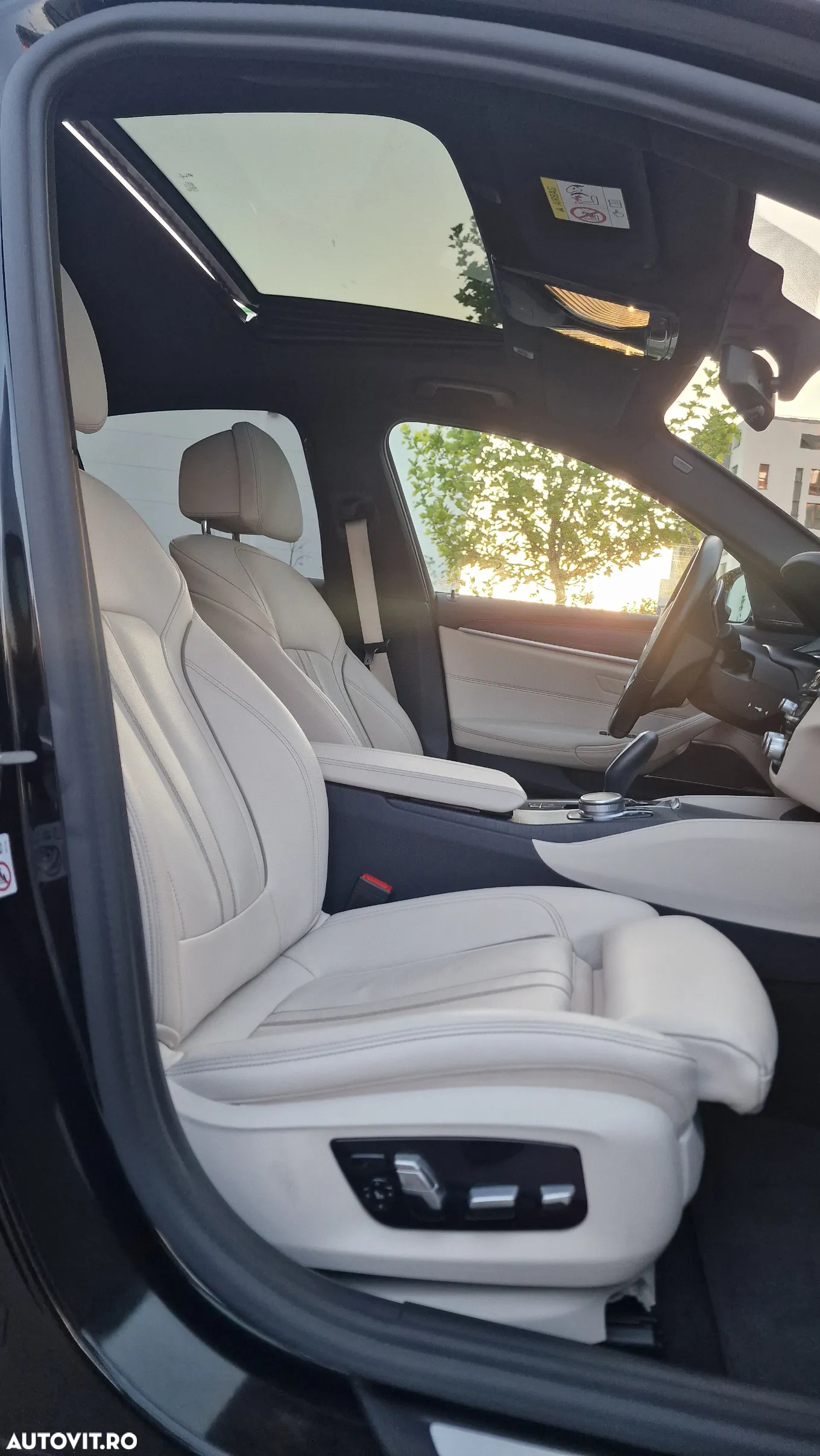BMW Seria 5 530e Aut. Luxury Line - 11