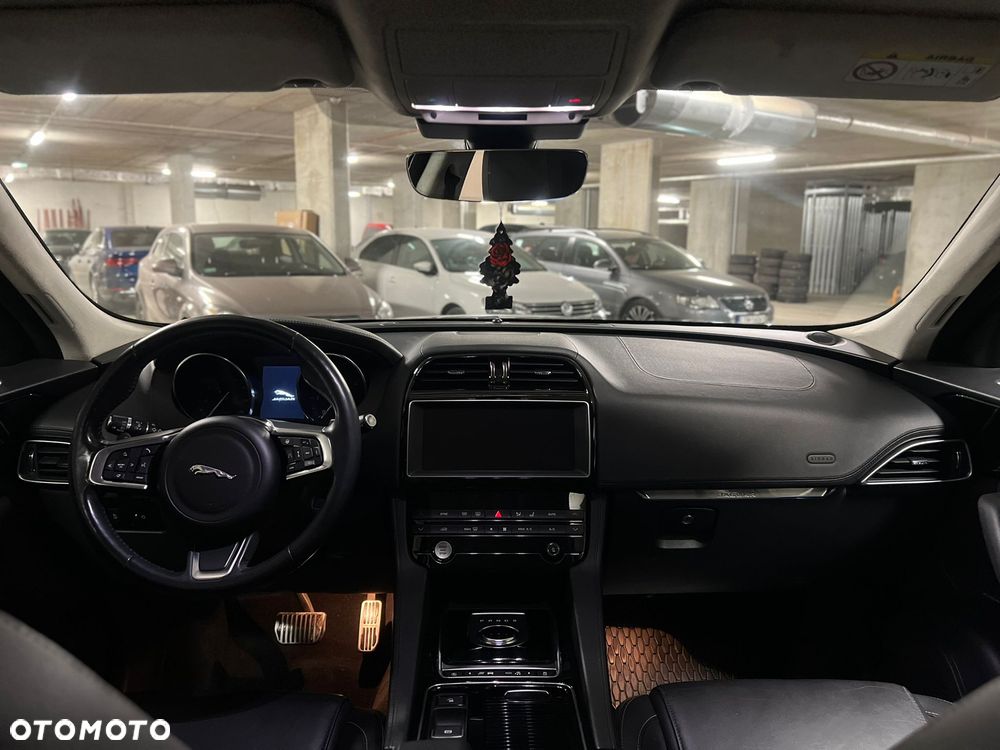 Jaguar F-Pace 2.0 i4D AWD R-Sport - 16