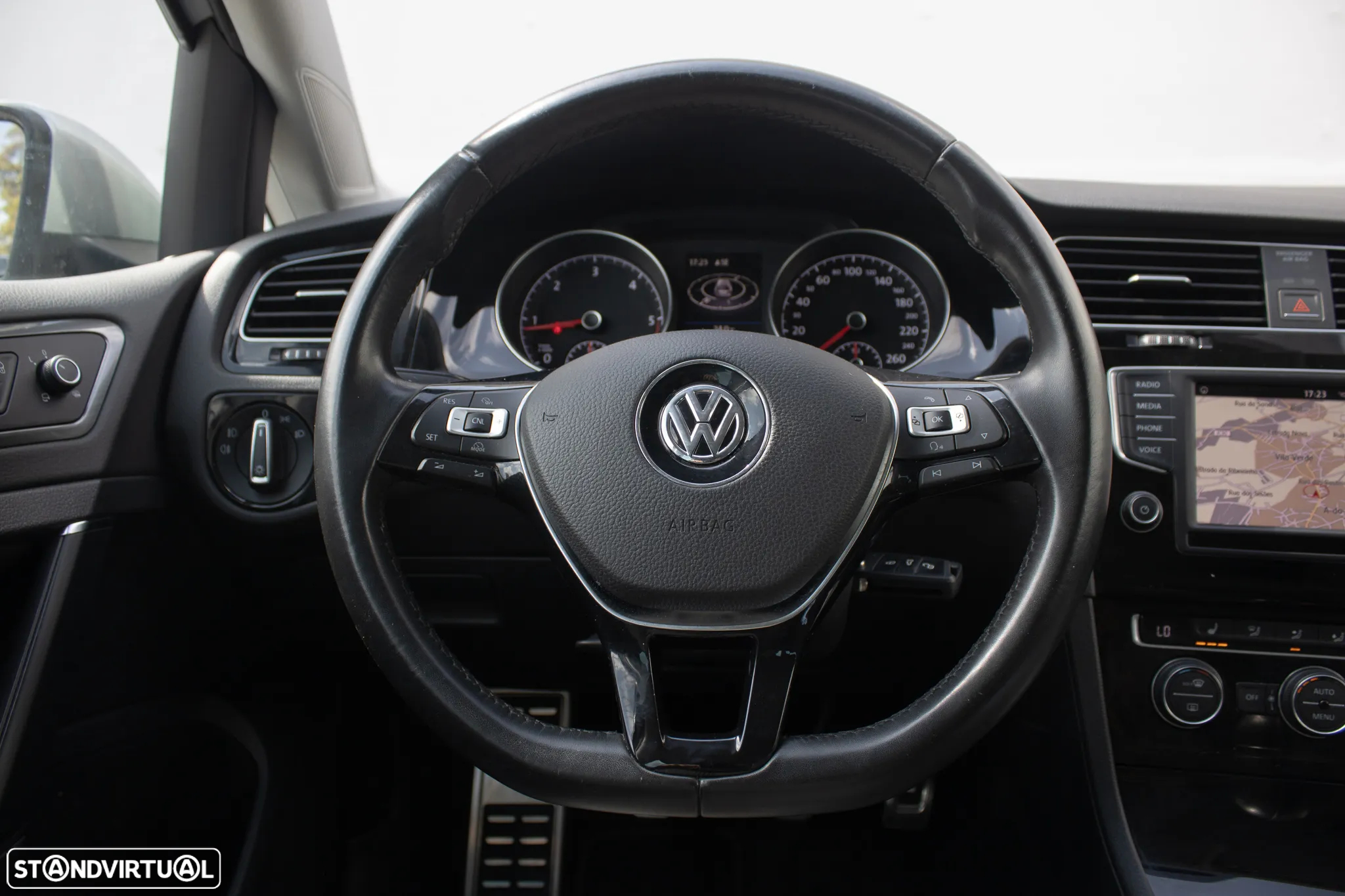 VW Golf Variant 1.6 TDi BlueMotion Allstar - 43