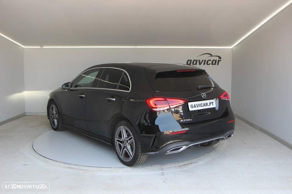 Mercedes-Benz A 250 e AMG Line - 8