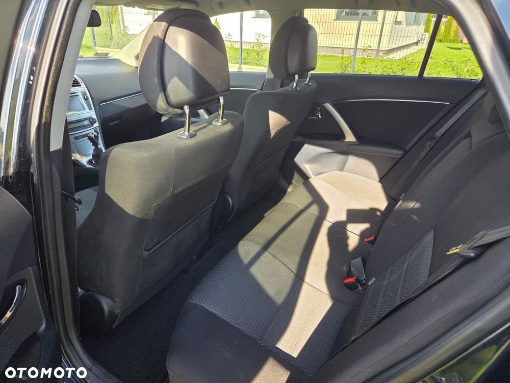 Toyota Avensis 2.0 D-4D - 5