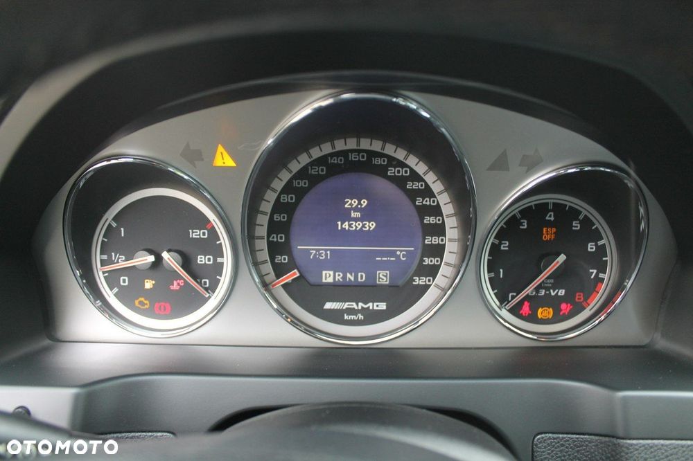 Mercedes-Benz Klasa C 63 AMG - 16
