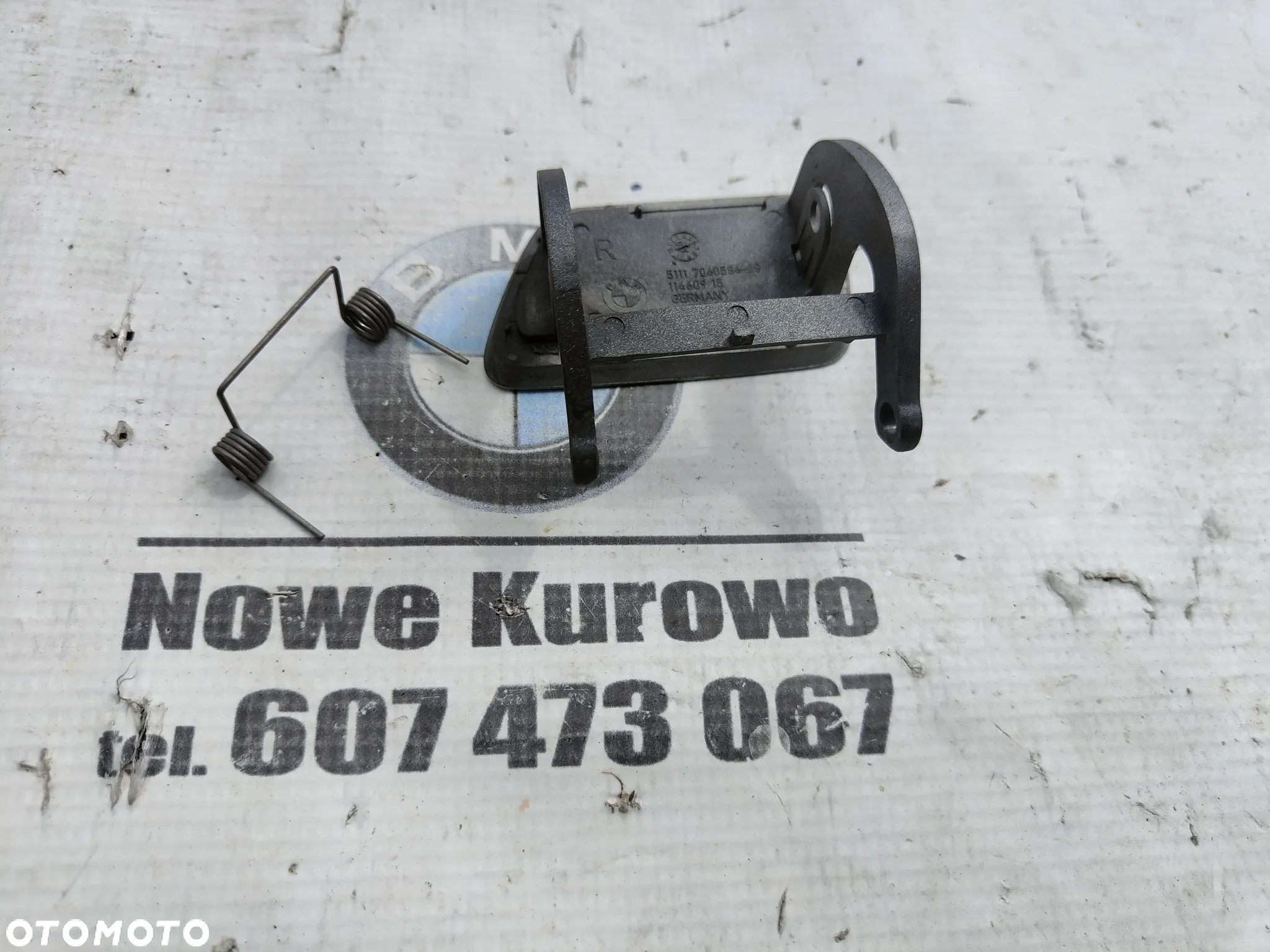 BMW E60 E61 LCI Lifting Zaślepka spryskiwacza prawego 7060586 - 2