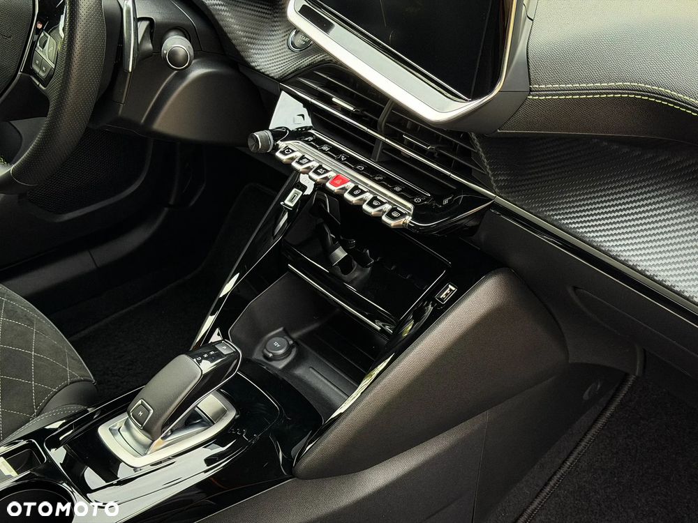 Peugeot 2008 1.2 PureTech GT S&S EAT8 - 28