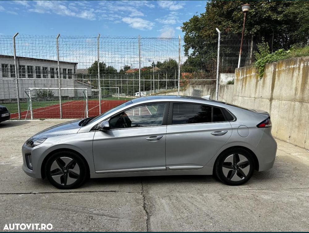 Hyundai IONIQ - 4