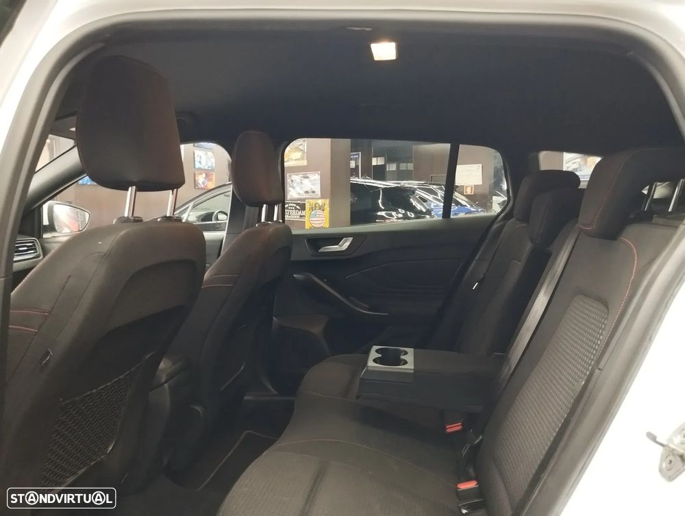 Ford Focus SW 1.0 EcoBoost ST-Line - 11