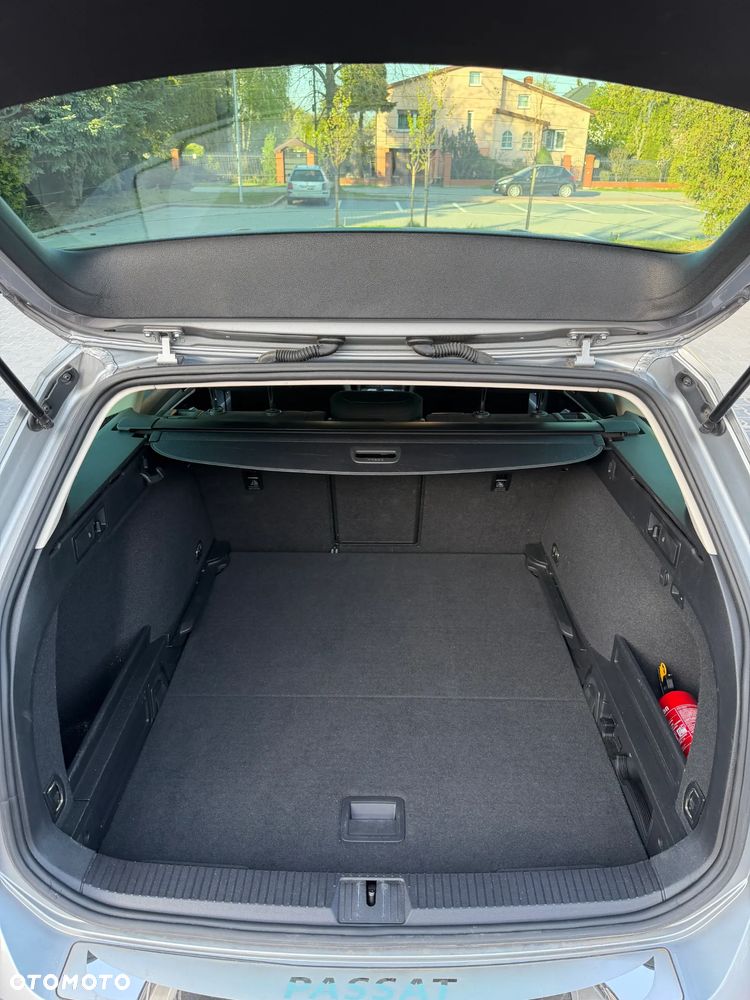 Volkswagen Passat 1.6 TDI SCR DSG Comfortline - 26