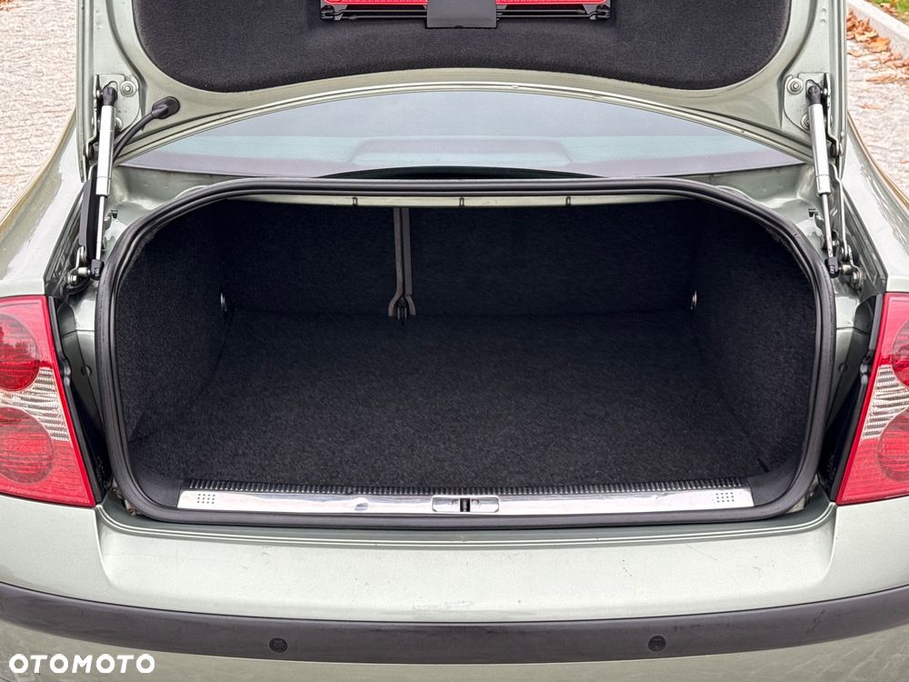 Volkswagen Passat 1.9 TDI Exclusive - 9