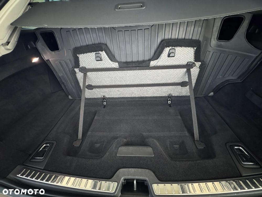 Volvo V90 Cross Country B5 D AWD Ultimate - 31
