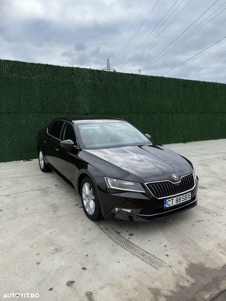 Skoda Superb 2.0 TDI DSG Ambition - 2
