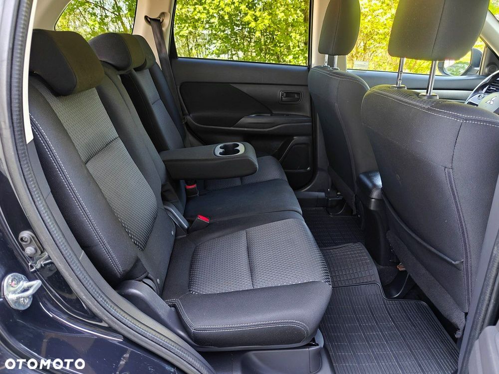Mitsubishi Outlander - 11