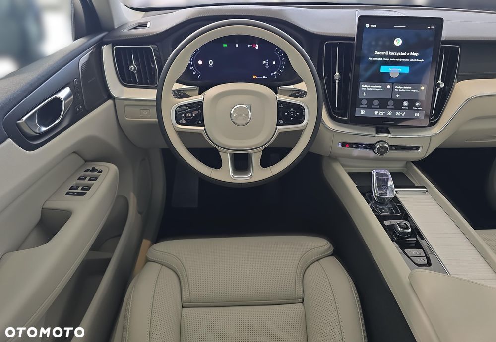 Volvo XC 60 B5 B AWD Ultra Dark - 17