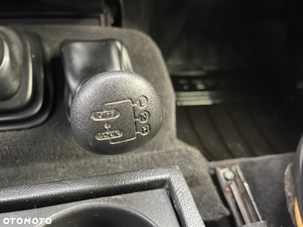 Land Rover Defender 110 DPF Station Wagon Adventure - 14