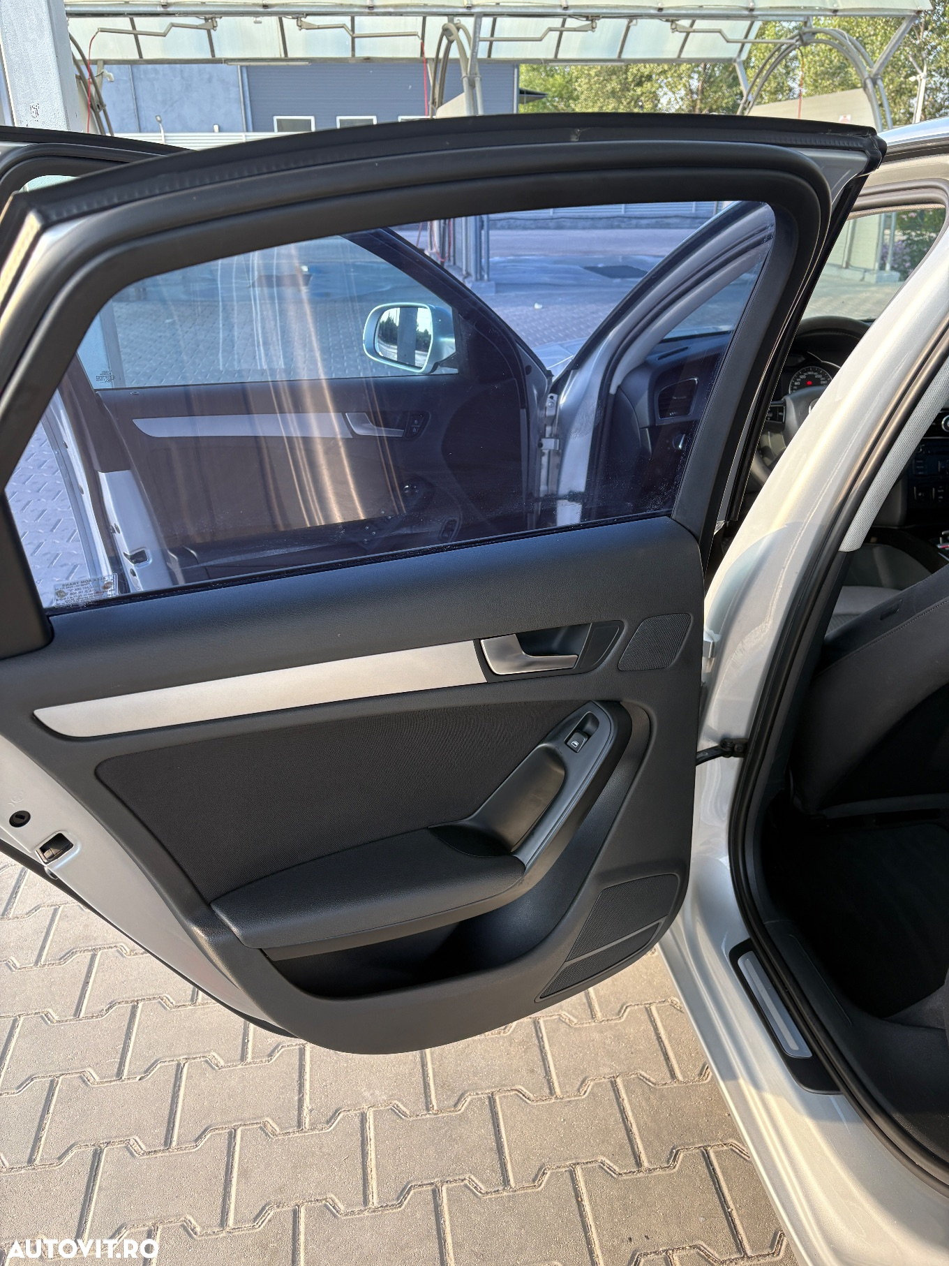 Audi A4 Avant 2.0 TDI - 15