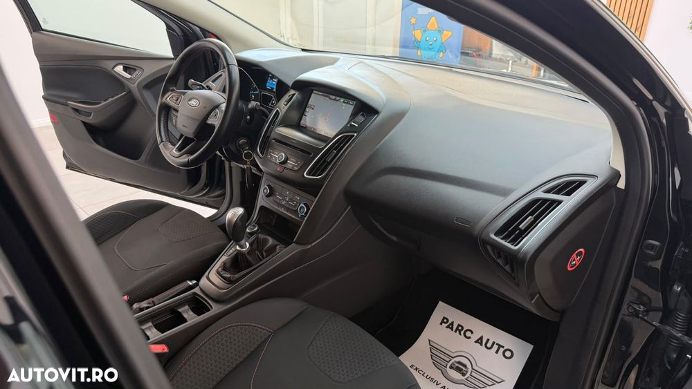 Ford Focus 1.5 EcoBoost Titanium - 25