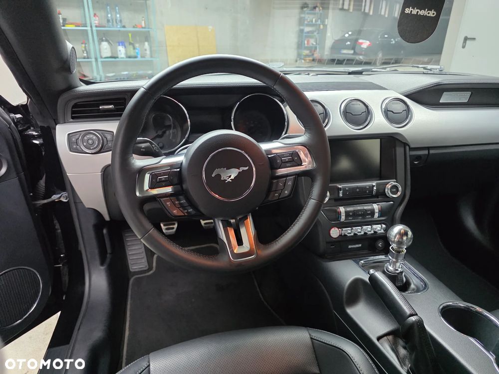 Ford Mustang - 10