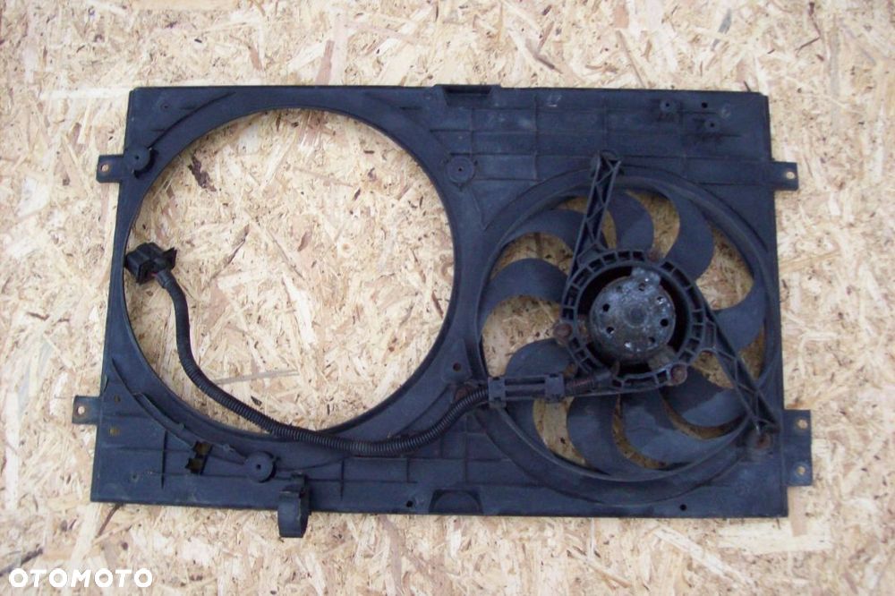 WENTYLATORY KLIMATYZACJI  Z OBUDOWĄ VW BORA/1.9TDI/1J0 121 207M - 1