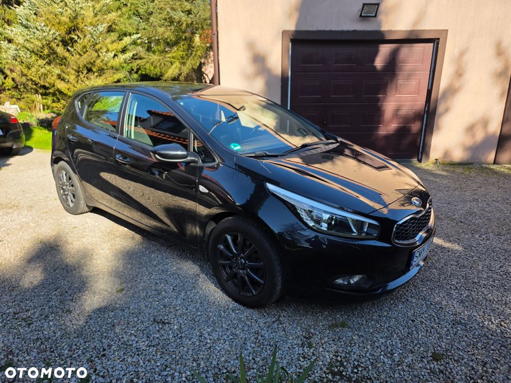 Kia Ceed 1.4 CVVT ISG Dream-Team Edition - 4