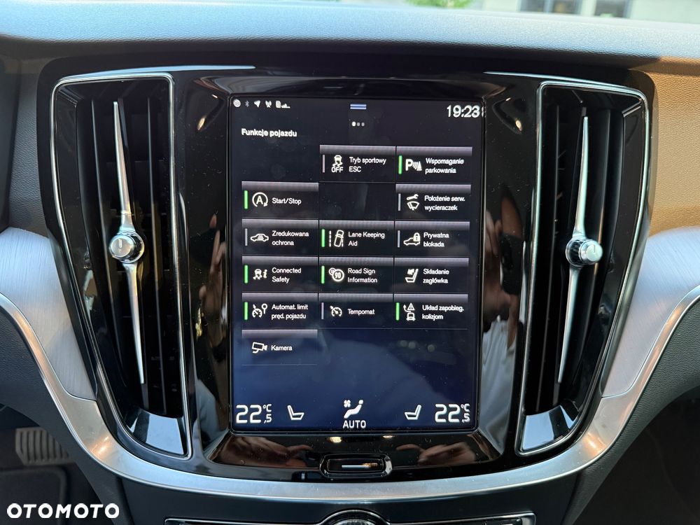 Volvo V60 D4 Momentum Pro - 21