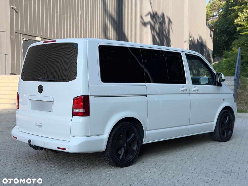 Volkswagen Multivan - 12