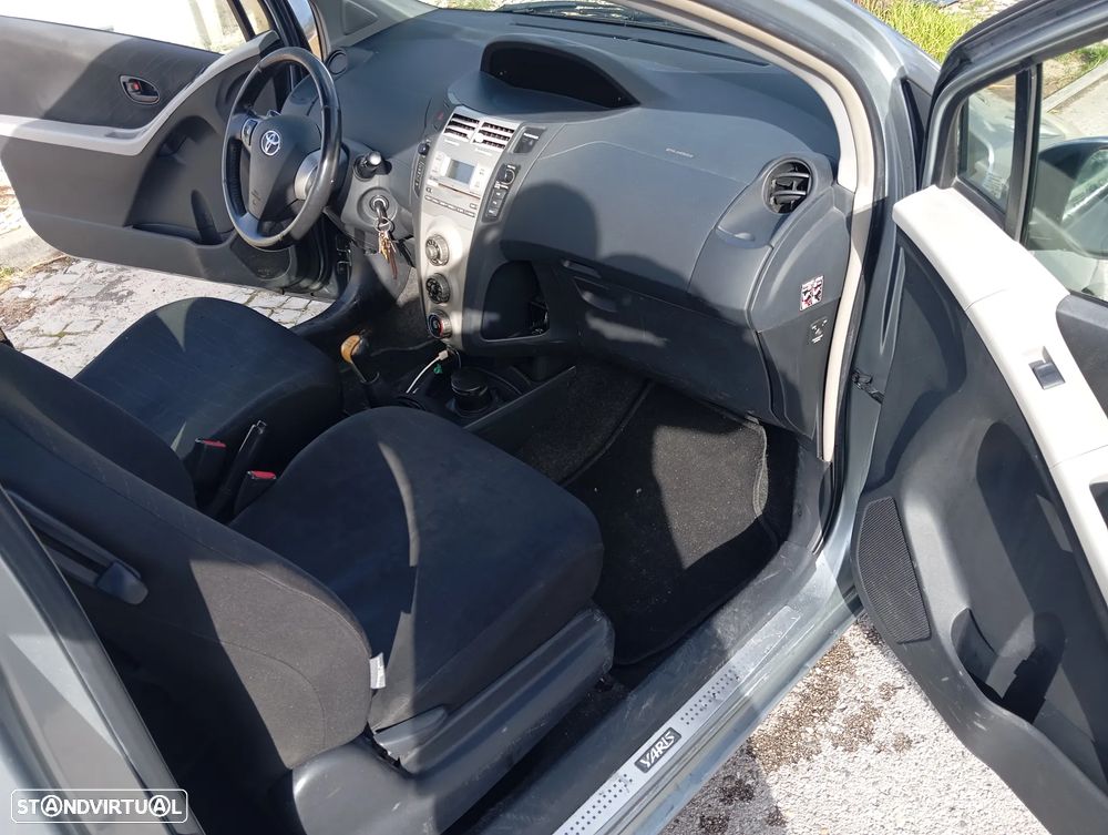 Toyota Yaris 1.0 VVT-i - 5