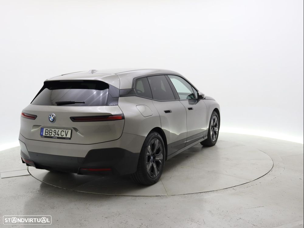 BMW iX xDrive 40 - 6
