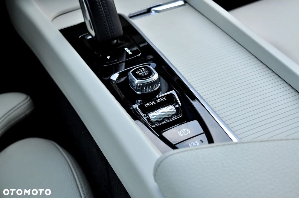 Volvo XC 60 T8 AWD Recharge Geartronic Inscription - 29