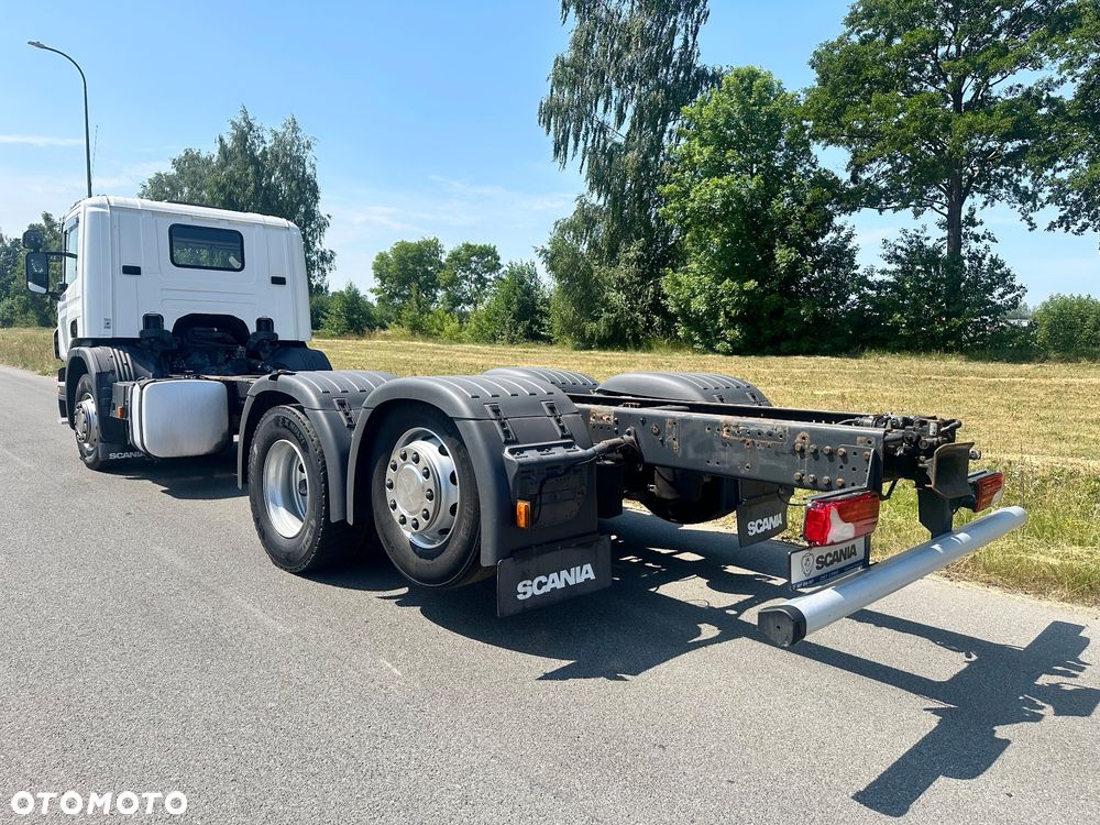 Scania P320 6x2 cala na Poduszce Dzienna Rama Beczka Laweta - 16