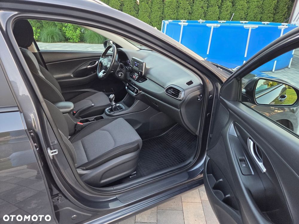 Hyundai i30 1.5 DPI Classic + - 31
