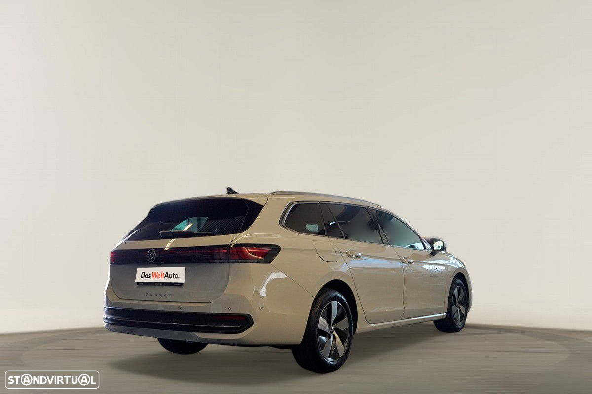 VW Passat Variant 2.0 TDi Business DSG - 4