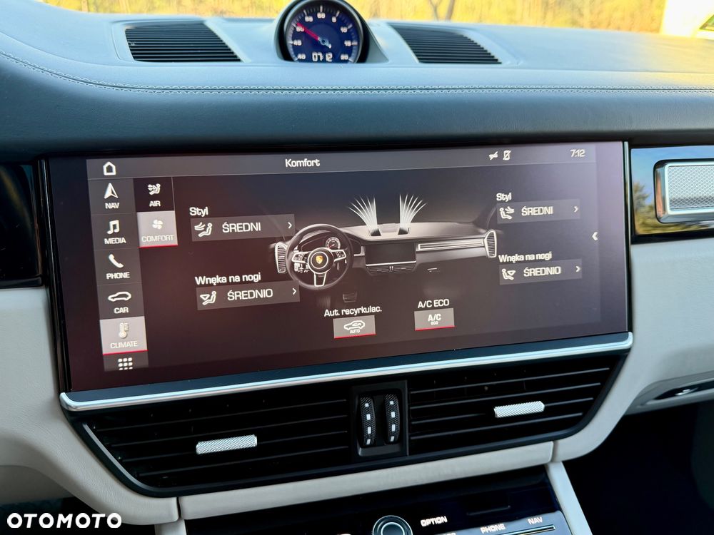 Porsche Cayenne Platinum Edition - 38