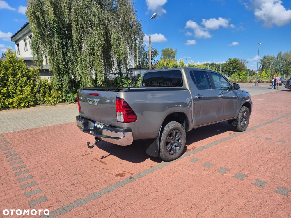 Toyota Hilux 2.4 D-4D Double Cab SR5 4x4 - 2