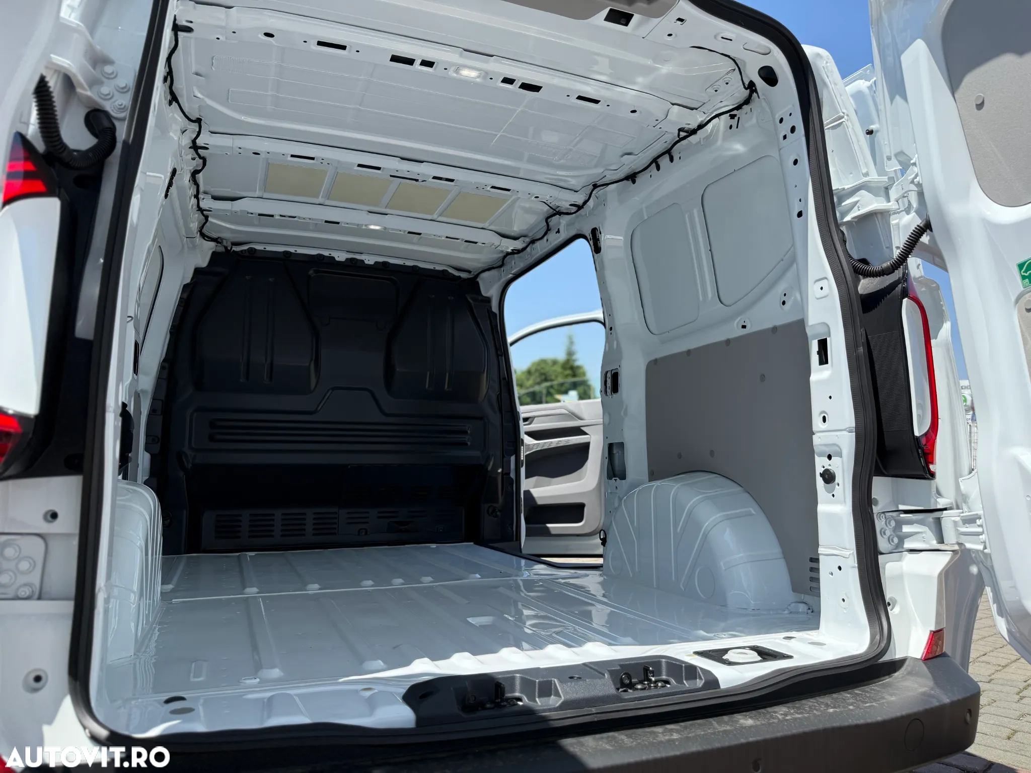 Volkswagen Transporter - 13