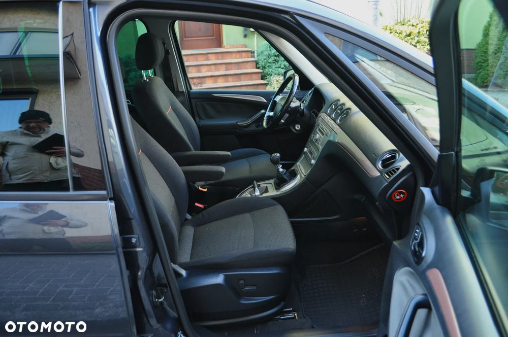 Ford Galaxy 2.0 TDCi Ghia - 16