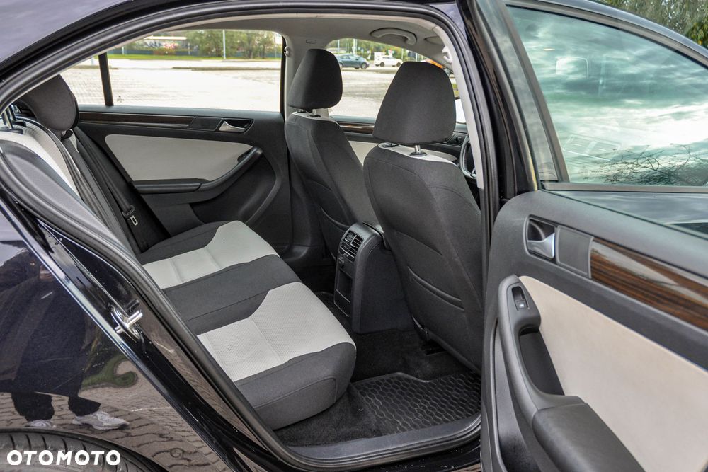 Volkswagen Jetta - 13