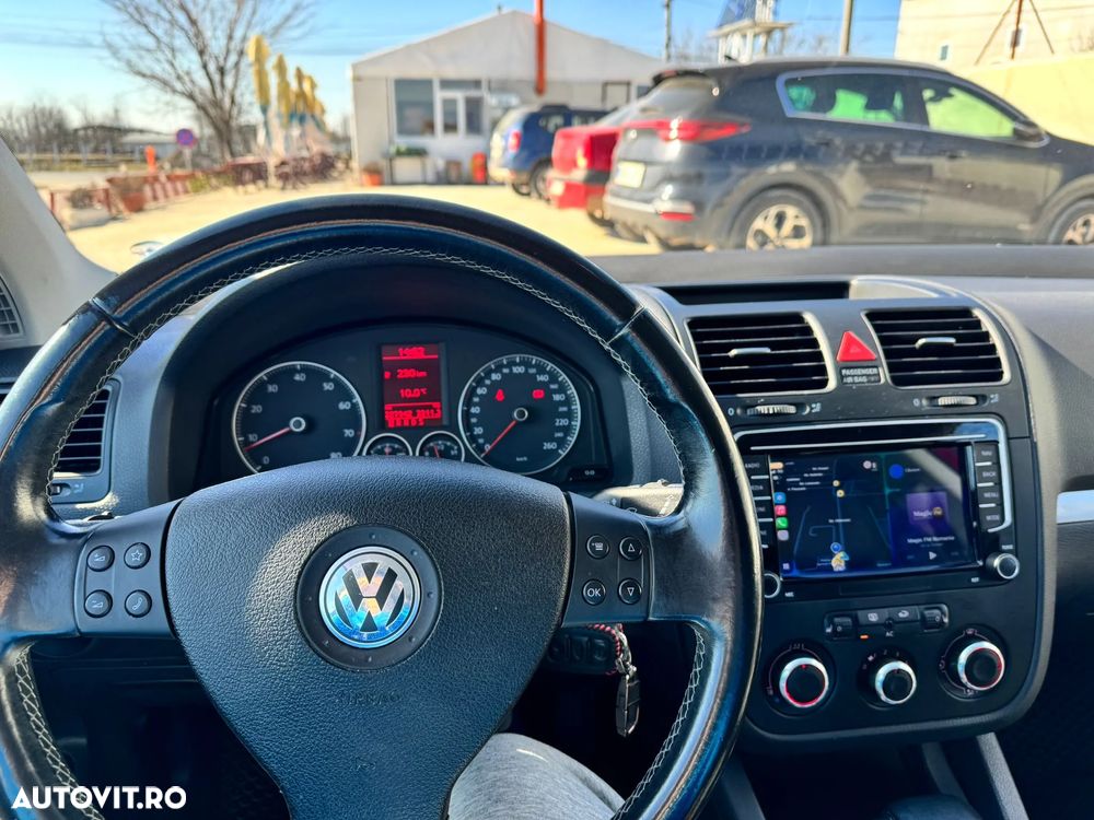 Volkswagen Golf 1.4 TSI DSG United - 16