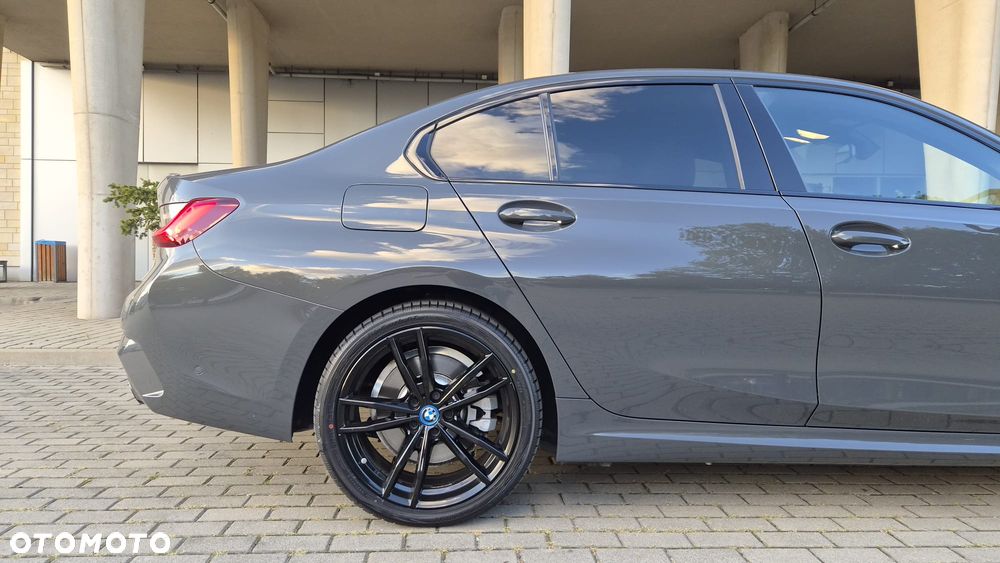 BMW Seria 3 330e PHEV xDrive M Sport sport - 6