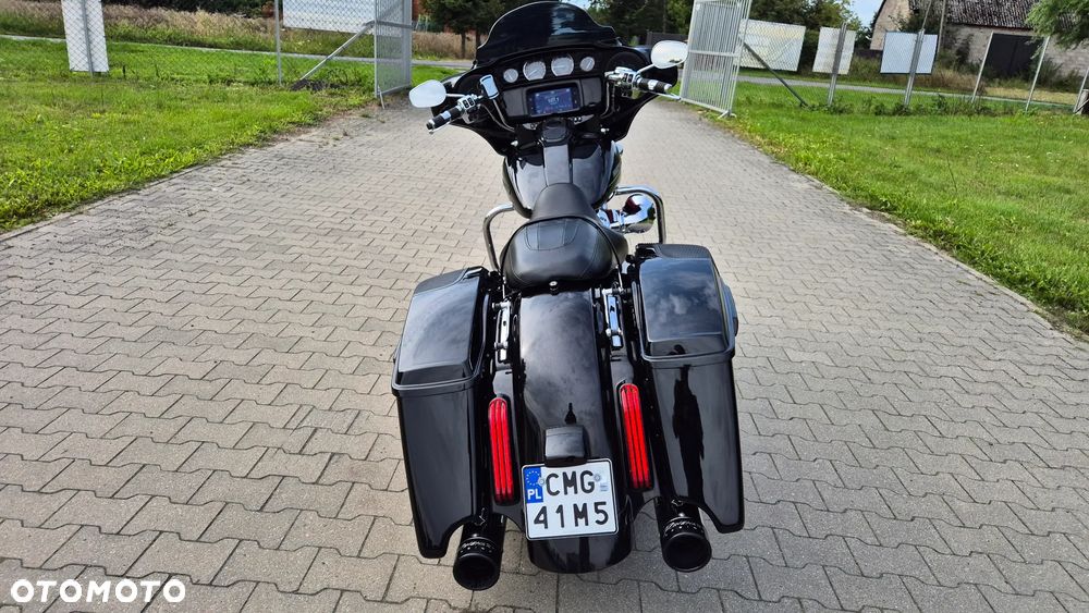 Harley-Davidson CVO Street Glide - 4