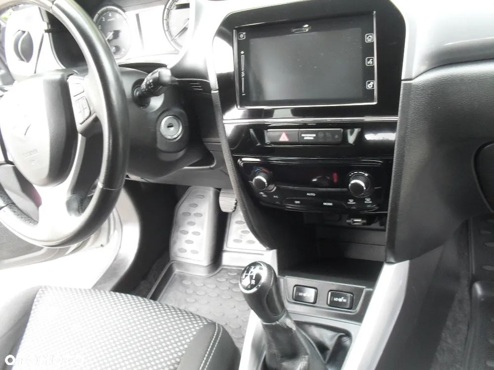 Suzuki Vitara 1.6 Comfort 4WD - 16