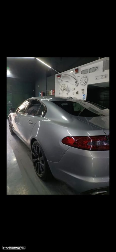 Jaguar XF 3.0 D V6 S Luxury - 4