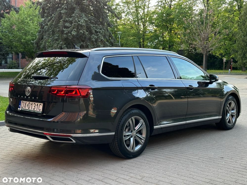 Volkswagen Passat 1.6 TDI SCR DSG Conceptline - 4