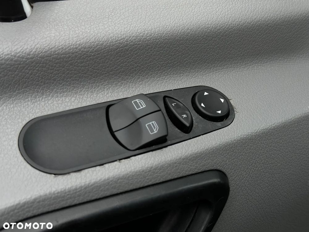 Mercedes-Benz SPRINTER L4H2 - 16