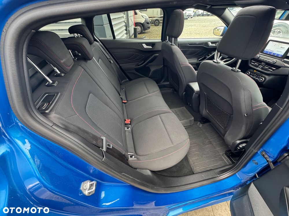 Ford Focus SW 1.0 EcoBoost S&S ST-LINE - 25