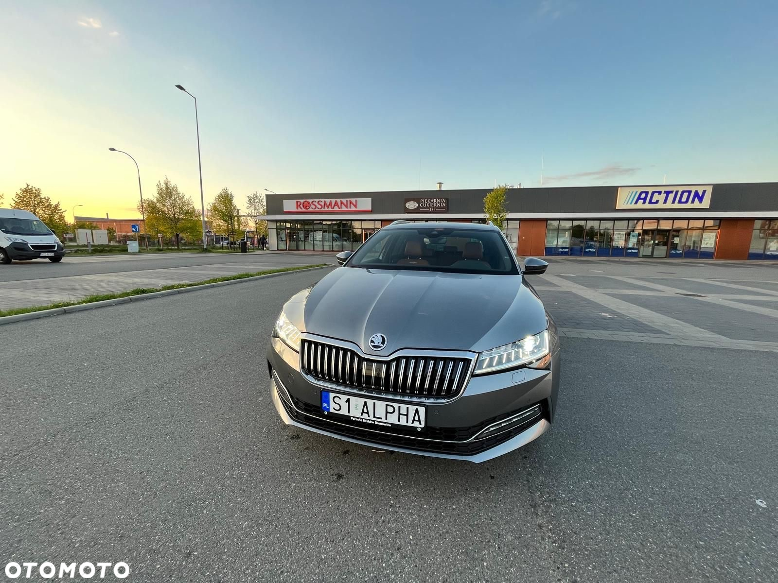 Skoda Superb 2.0 TDI SCR 4x4 L&K DSG - 9